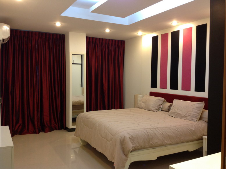 Phratumnak Hill Superb 2 Bedrooms Condo for Sale and Rent