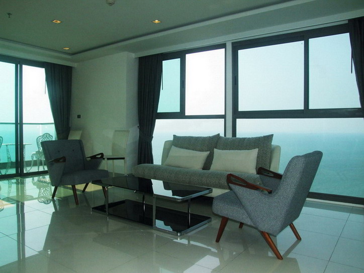 Sea View 2 Bedrooms Wong Amat Beach Condo For Rent