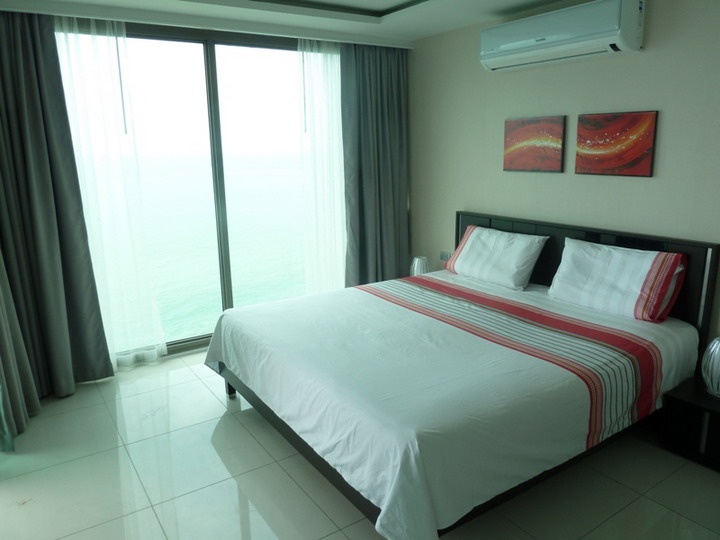 Sea View 2 Bedrooms Wong Amat Beach Condo For Rent