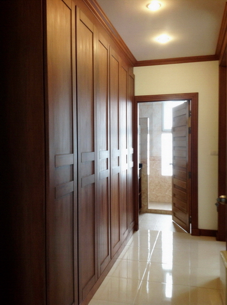 Large 2 Bedrooms Condo for Sale and Rent on Phratumnak Hill