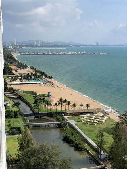 Beachfront Condominium For Sale in Jomtien