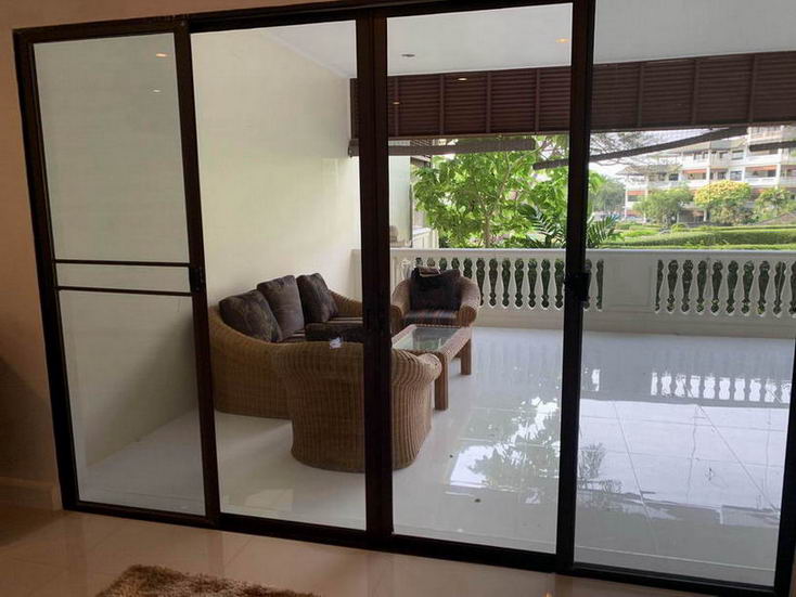 Beachfront Condominium For Sale in Na Jomtien, Pattaya