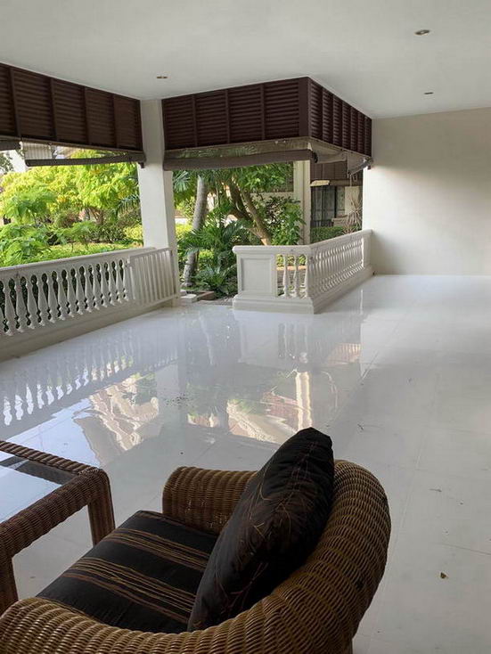 Beachfront Condominium For Sale in Na Jomtien, Pattaya