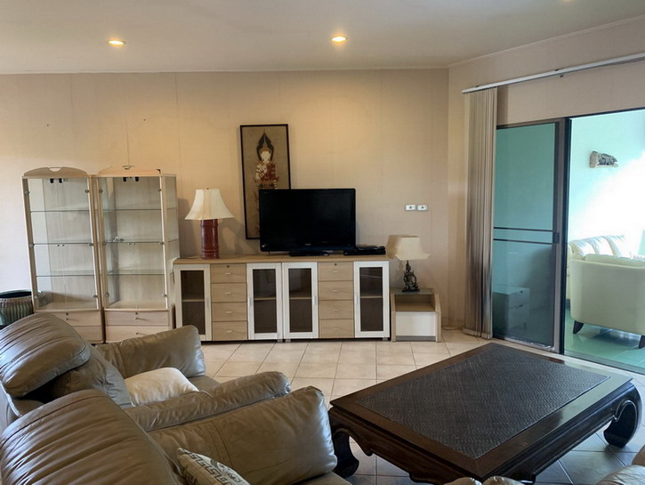 Beachfront Condominium For Sale in Na Jomtien, Pattaya