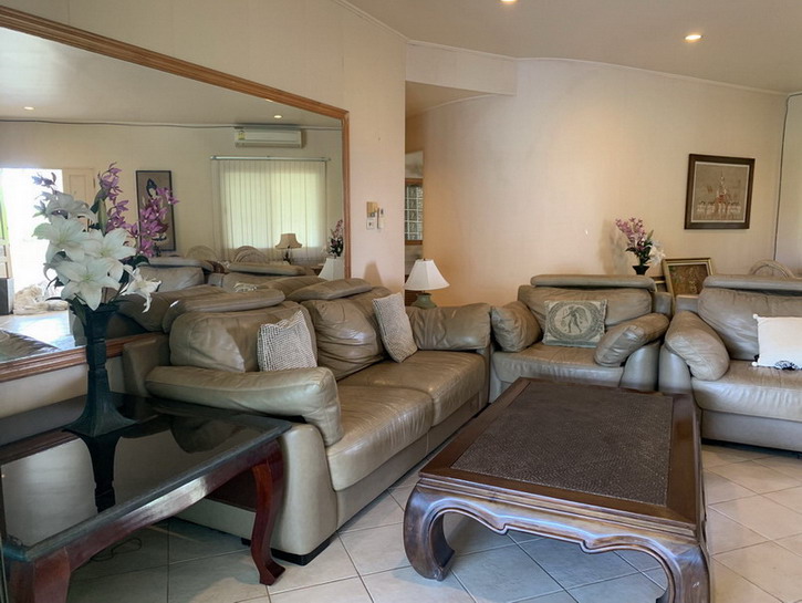 Beachfront Condominium For Sale in Na Jomtien, Pattaya