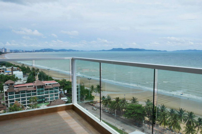 Beachfront Condo for Rent in Jomtien Beach Rd.