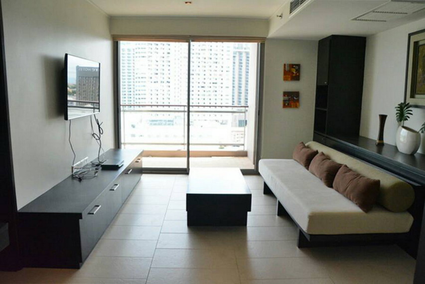 Beachfront Condo for Rent on Pattaya Beach Rd.