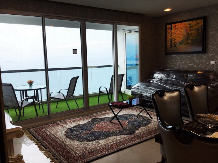 Beachfront  Luxury Condominium for Sale and Rent in Wong Amat Beach Pattaya, Thailand