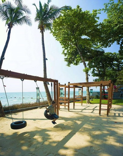 Beachfront Condo For Rent in Wong Amat Beach Pattaya
