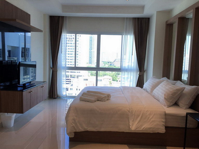 2 Bedrooms Condo for Rent in Na Jomtien Beach