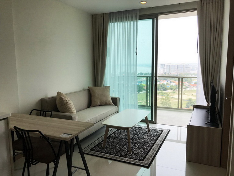 Brand New Luxury Condominium For Rent in Wong Amat Beach Pattaya