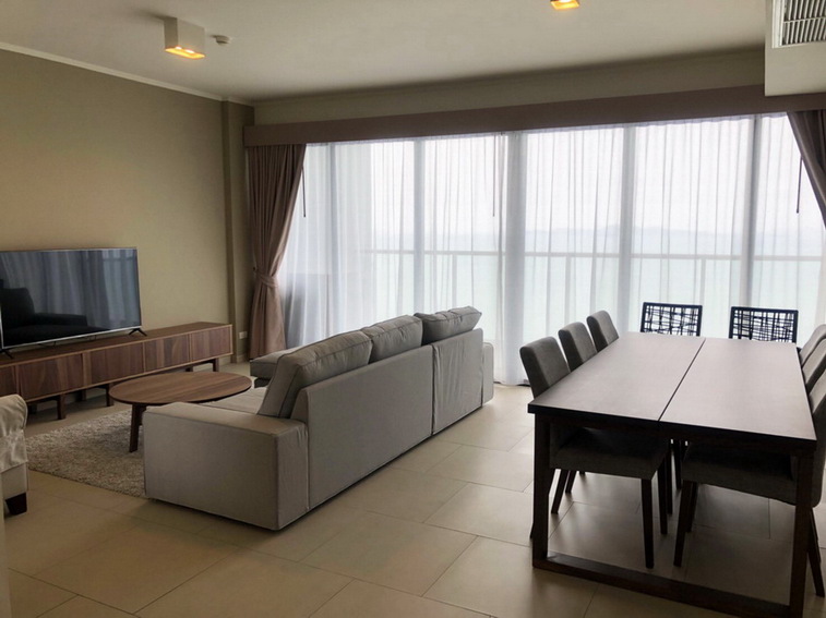 Beach Front 2 Beds Condo for Rent in Wong Amat Beach Pattaya