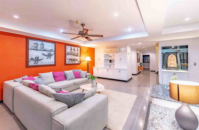 Luxury Penthouse Condo for Sale in Jomtien Beach.