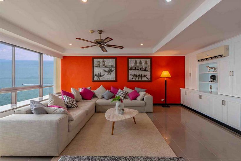 Luxury Penthouse Condo for Sale in Jomtien Beach.