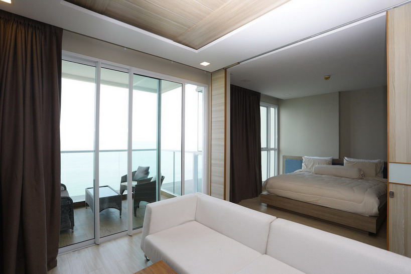 Luxury Beachfront Condo for Sale Jomtien Beach Rd.