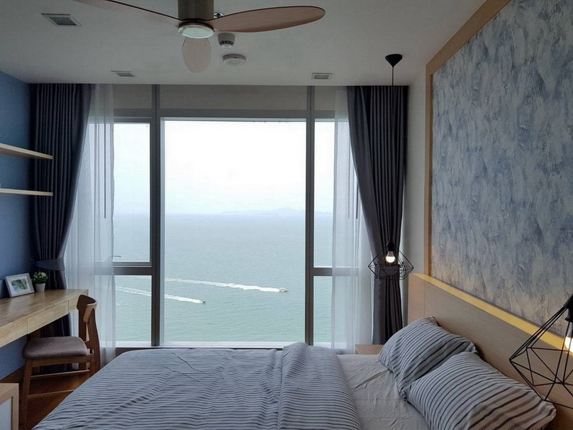 Beachfront  Luxury Condominium for Rent in Wong Amat Beach Pattaya