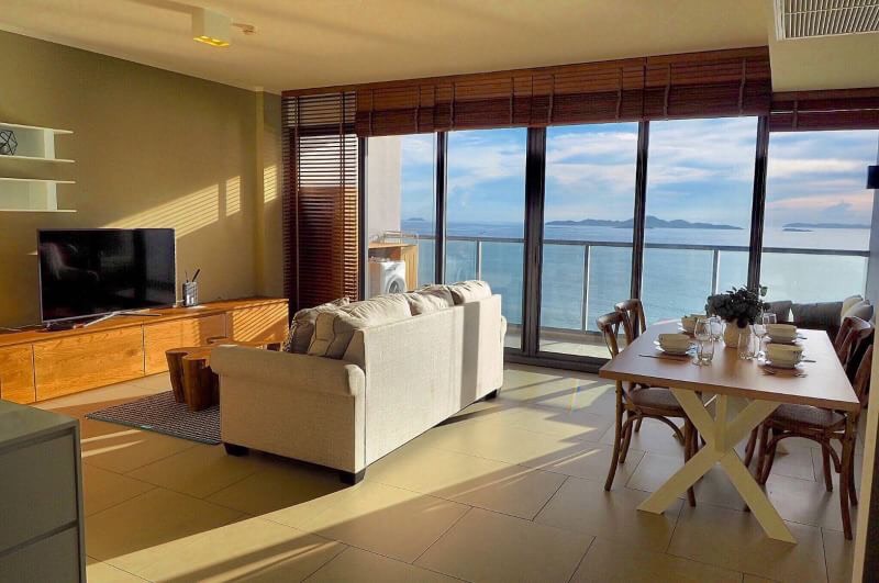 2 Bedrooms Beachfront Condo For Rent in Wong Amat Beach Pattaya, Thailand