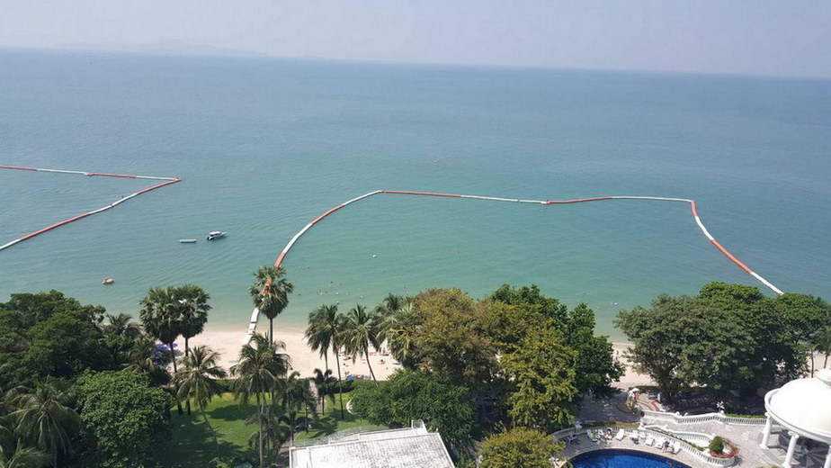 Large 3 Bedrooms Condo for Rent in Wong Amat Beach Pattaya