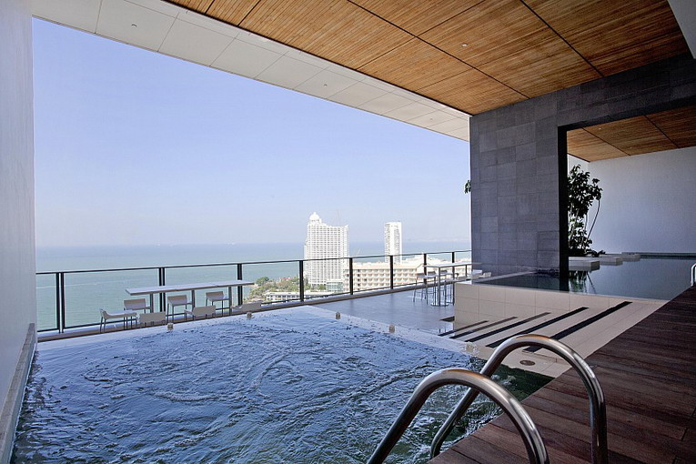 Beachfront Condominium Sale and for Rent in Wongamat Beach Pattaya