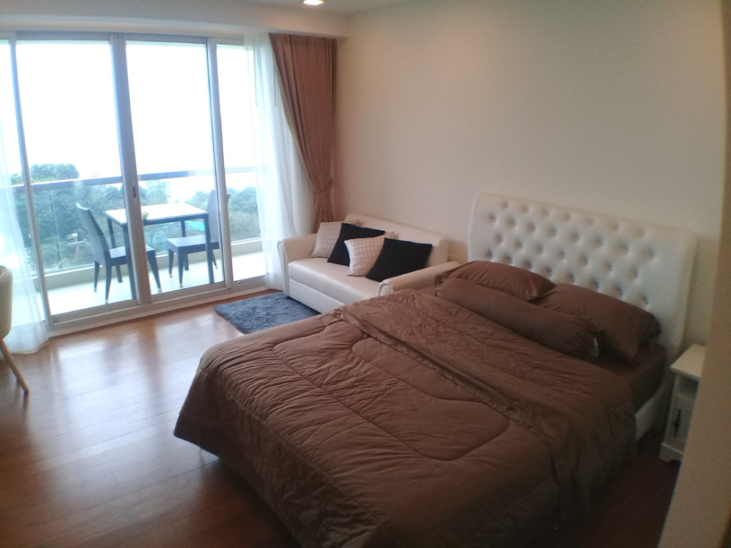 Beachfront Condo for Rent Wong Amat Beach Pattaya