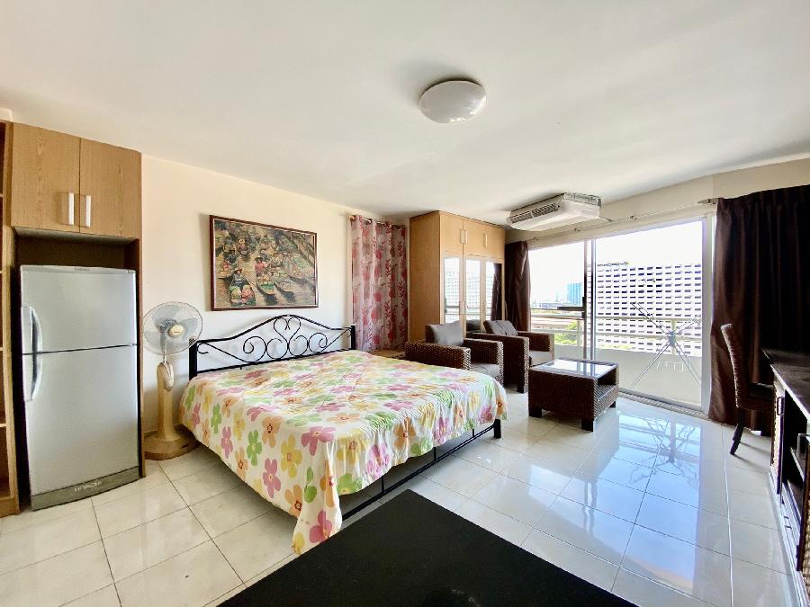Large 1 Bedroom Condominium for Sale Jomtien Area, Pattaya