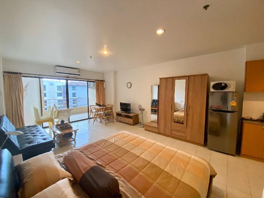 Large Apartments for Sale on Pratamnak Hill, Pattaya