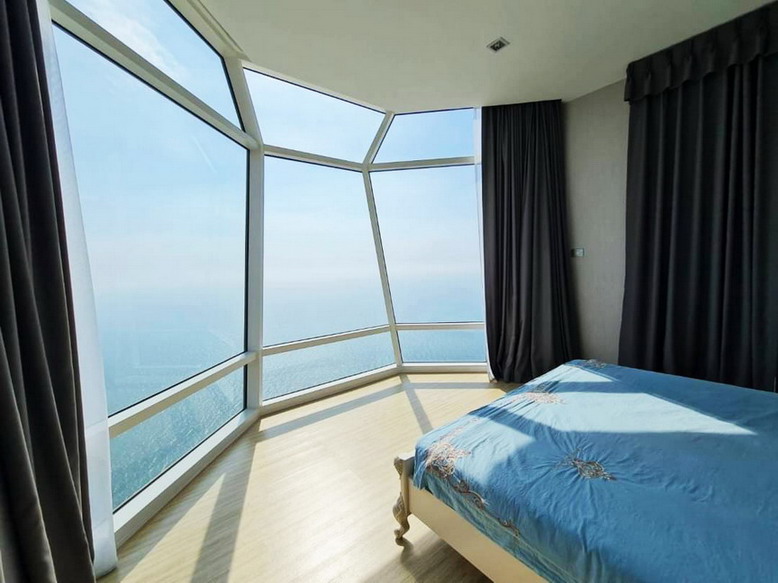 Luxurious Beachfront Condo for Rent Jomtien Beach