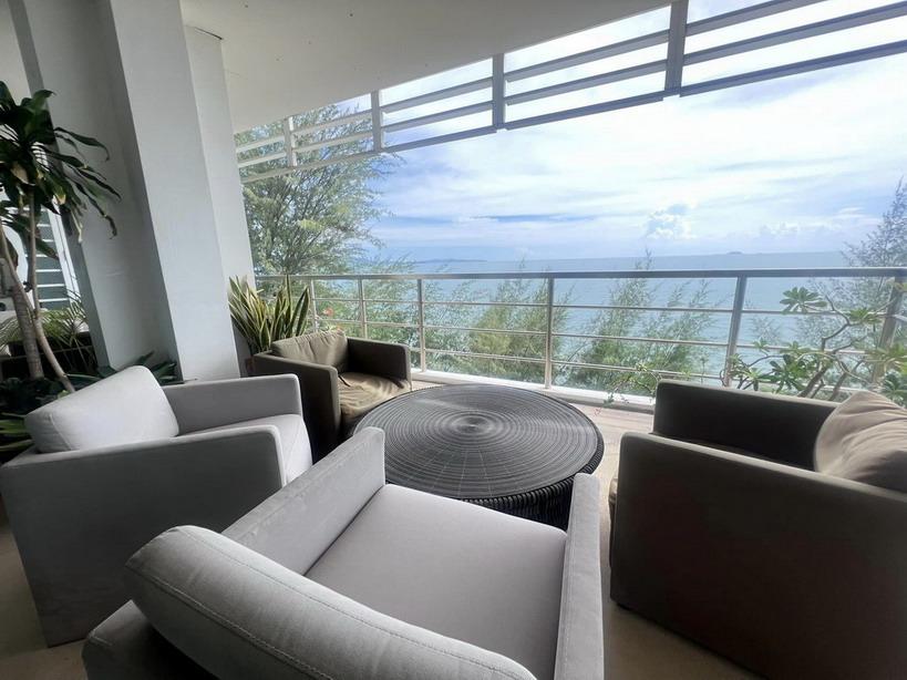 Beachfront Condominium for Rent in Na Jomtien Beach, Pattaya