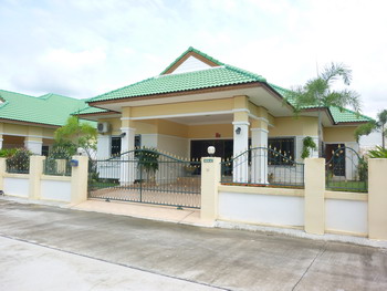 3 bedroom single house near Crocodile farm