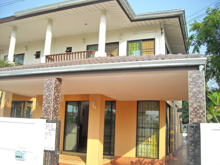 Two Story House for Sale in East Pattaya