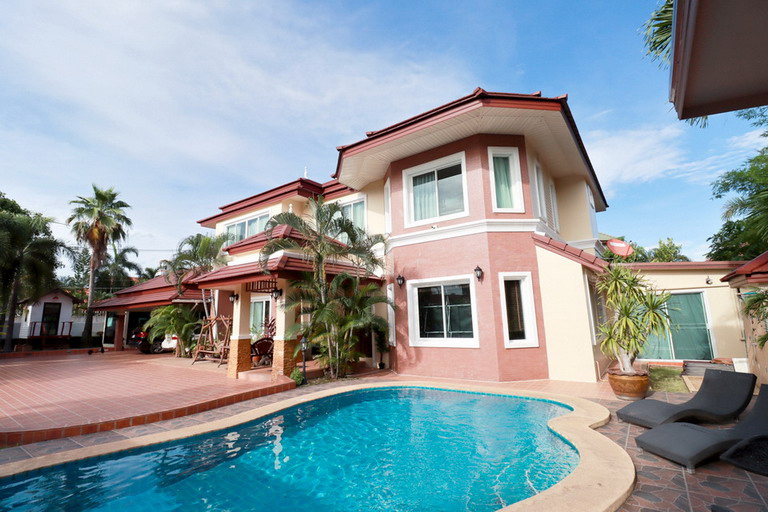 Luxurious 5-Bedroom Platinum Villa in Pong, Pattaya, Chonburi