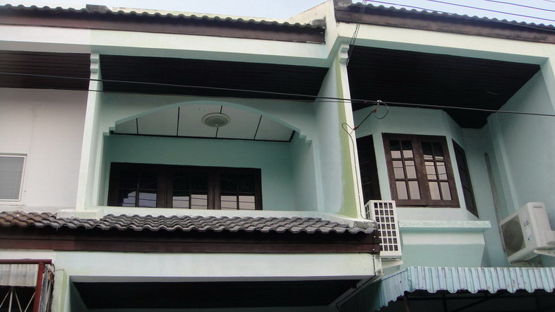 2 Storey Town House For Rent