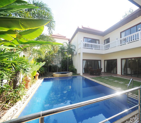5 Bed House With Private Pool for Sale and Rent on Pratumnak Hill