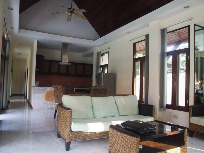 4 Bedroom House with Pool for Rent in Mabprachan Reservoir, Pattaya, Chonburi.