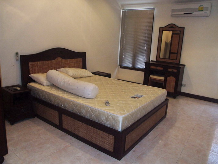 4 Bedroom House with Pool for Rent in Mabprachan Reservoir, Pattaya, Chonburi.