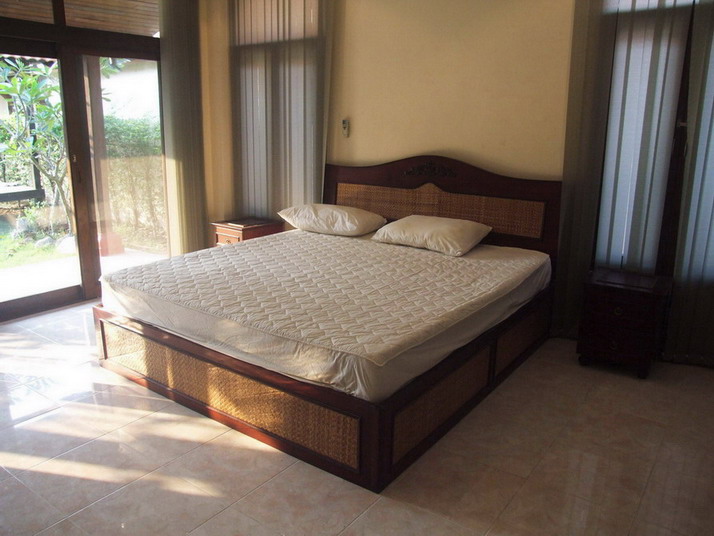 4 Bedroom House with Pool for Rent in Mabprachan Reservoir, Pattaya, Chonburi.