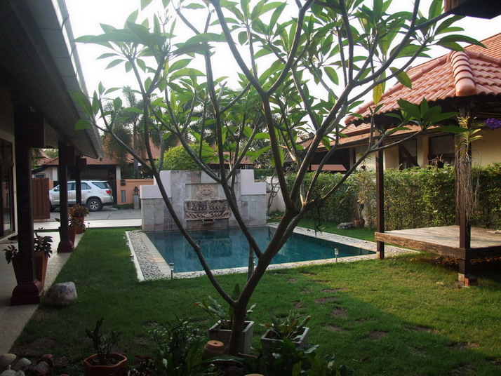 4 Bedroom House with Pool for Rent in Mabprachan Reservoir, Pattaya, Chonburi.