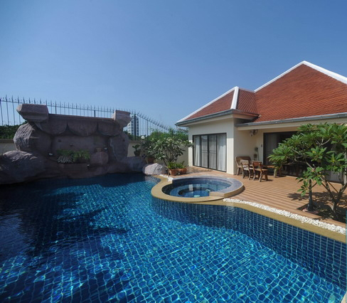 4 Bedrooms Jomtien House With Private Pool for Rent