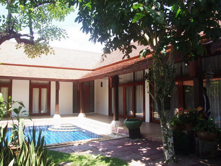 Private Pool 3 Bed House for Rent