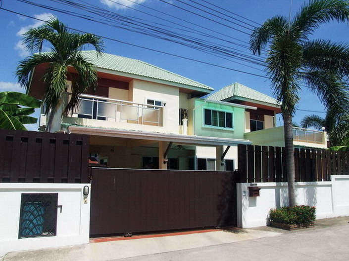 2 Story House for Sale in East Pattaya