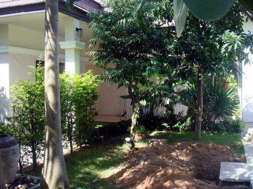 Lovely House 5 Bedrooms for Rent, East Pattaya