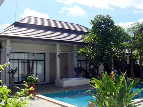 Lovely House 5 Bedrooms for Rent, East Pattaya