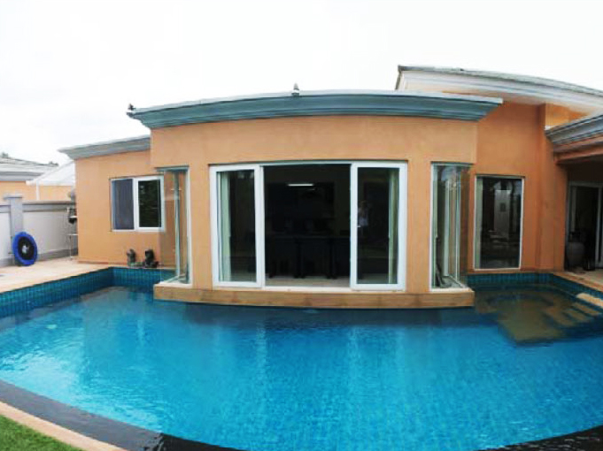 A Stunning Pool Villa for Rent in Pattaya