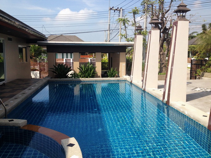 4-BEDROOMS House for Rent in Huay Yai Pattaya Chonburi