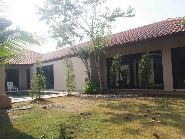 Nicely One Storey House Bali Style for Sale and Rent