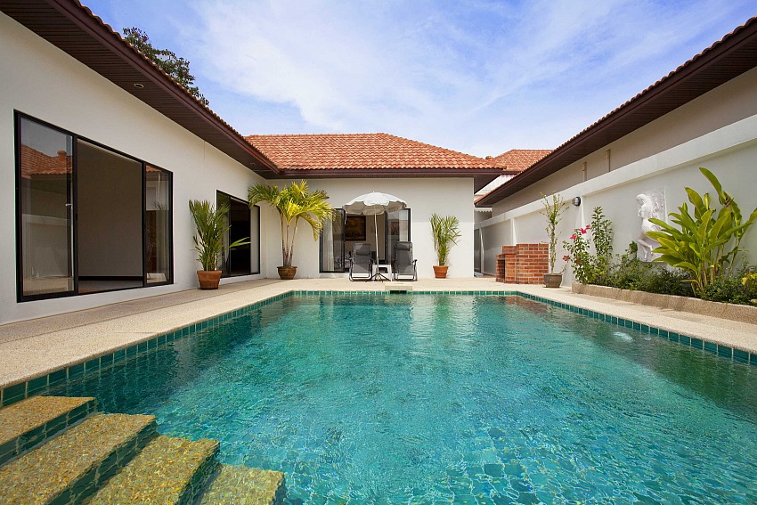 2 Bedroom Villa For Rent at Pratumnak