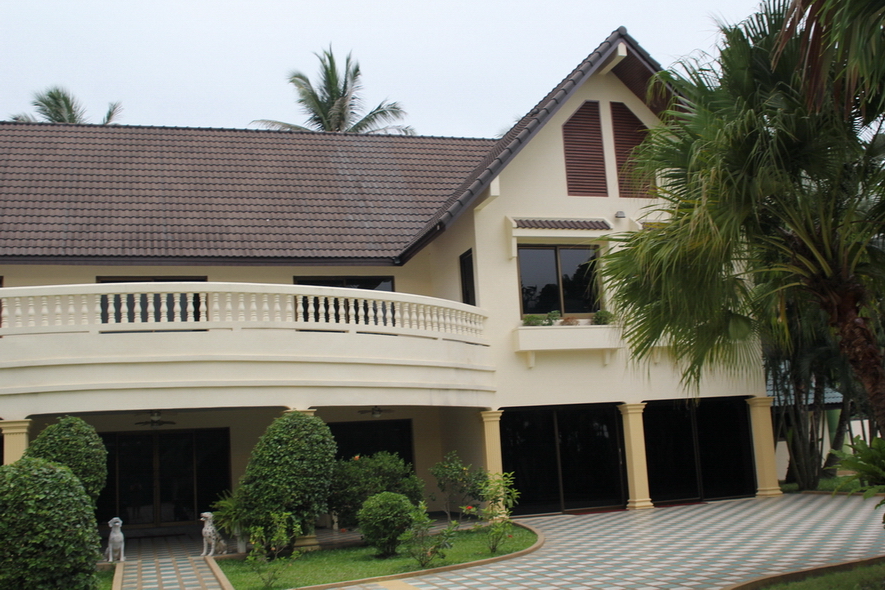 Very Large Exclusive Homes for Sale in East Pattaya Thailand