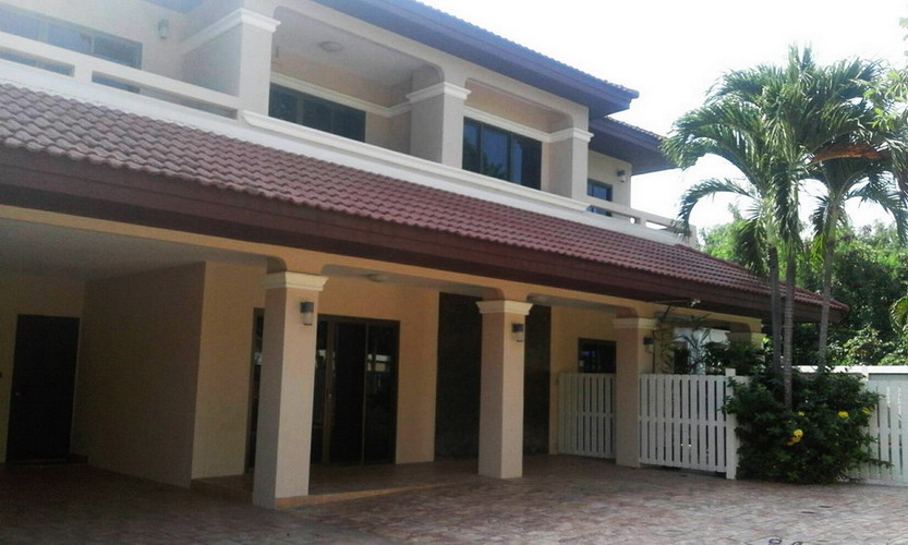 Big house with pool for Rent in East Pattaya