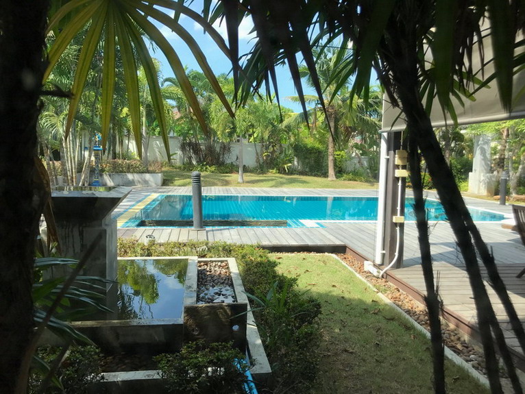 Big Pool Villa for Sale in Pattaya