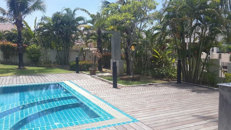 Big Pool Villa for Sale in Pattaya